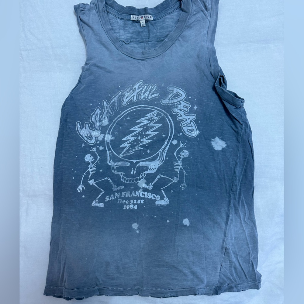 Great full dead muscle tshirt, distressed